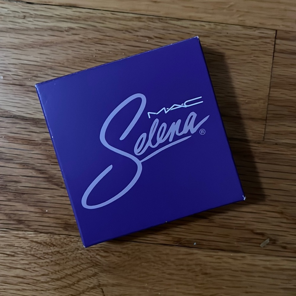 Selena Quintanilla bnib techno Cumbia powder Mac cosmetics limited edition - Picture 2 of 3